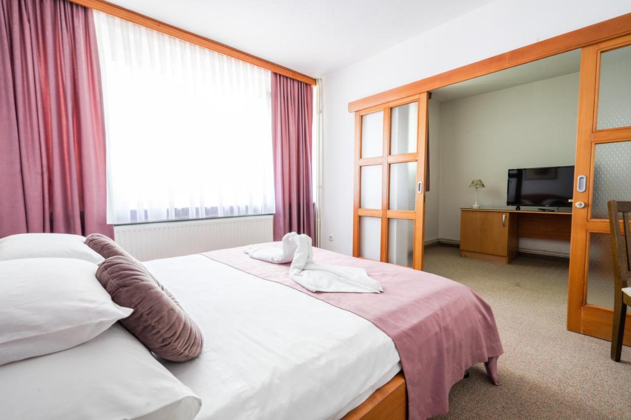 Park Hotel Bihać Zewnętrze zdjęcie