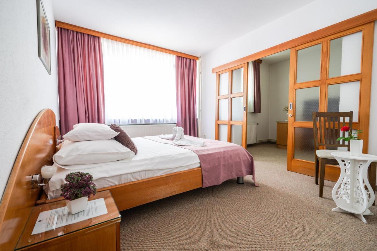 Park Hotel Bihać Zewnętrze zdjęcie