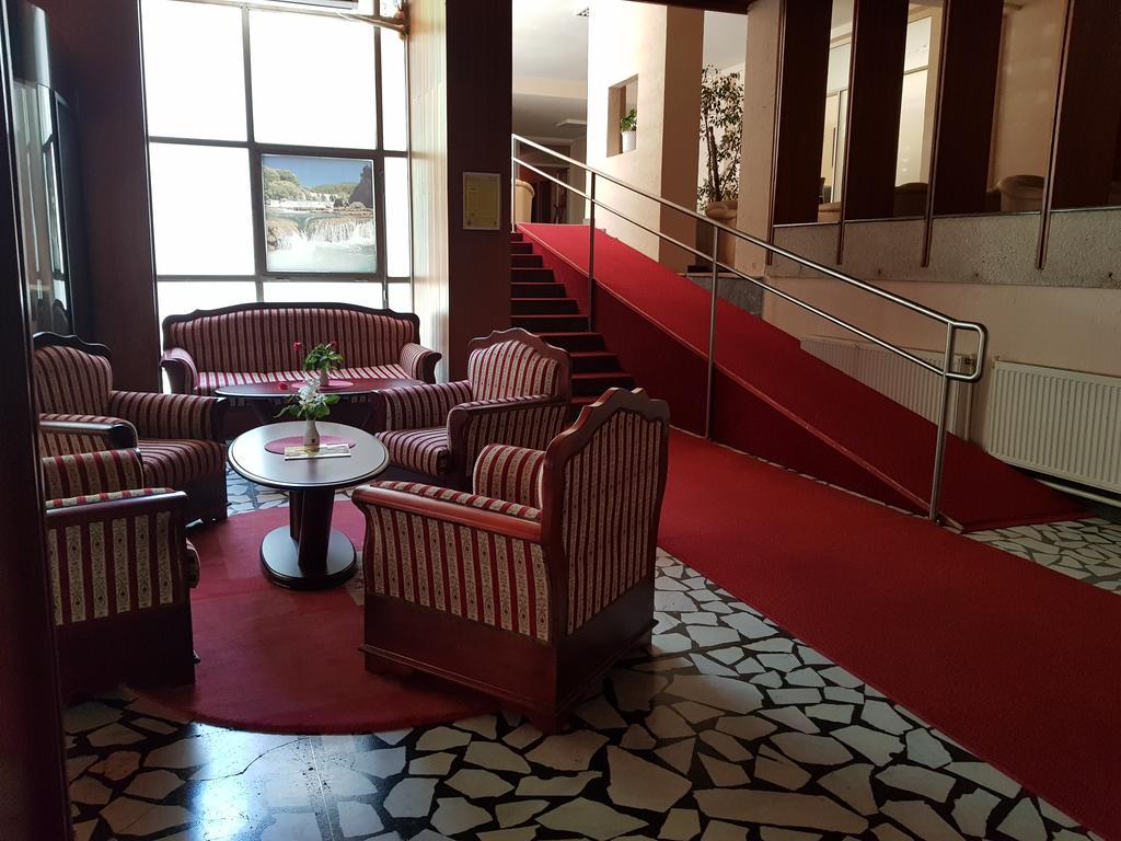 Park Hotel Bihać Zewnętrze zdjęcie