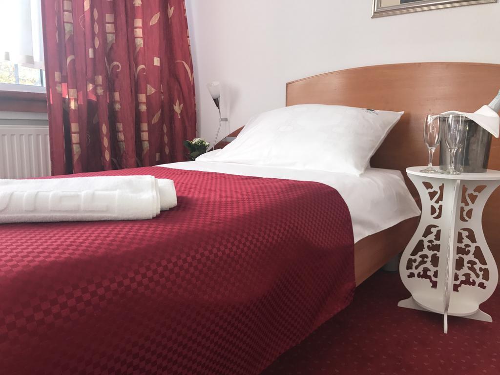 Park Hotel Bihać Zewnętrze zdjęcie