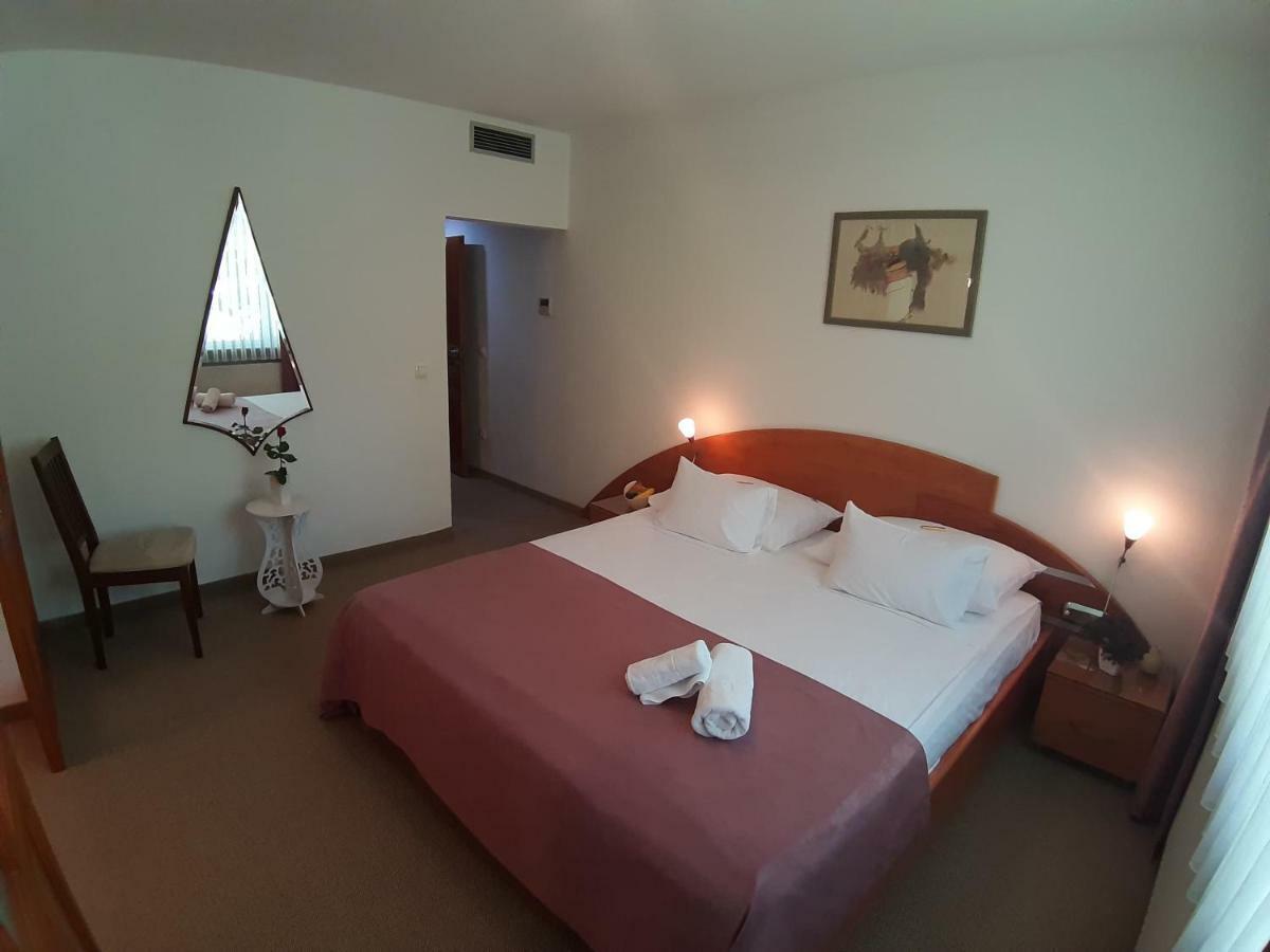 Park Hotel Bihać Zewnętrze zdjęcie